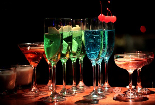 國(guó)內(nèi)預(yù)調(diào)雞尾酒市場(chǎng)一夜凋零_熱點(diǎn)圖片_