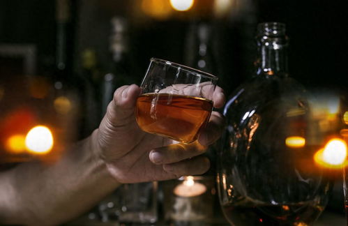 酒吧內(nèi)找13歲女孩陪酒致中毒危及生命,杭州桐廬一男子被控過(guò)失致人重傷